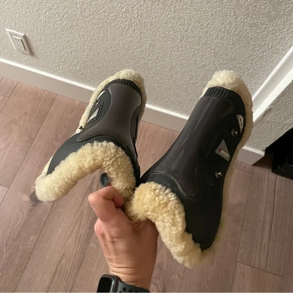 Veredus Grand Prix sheepskin Black front and hind boots set - Picture 9 of 11